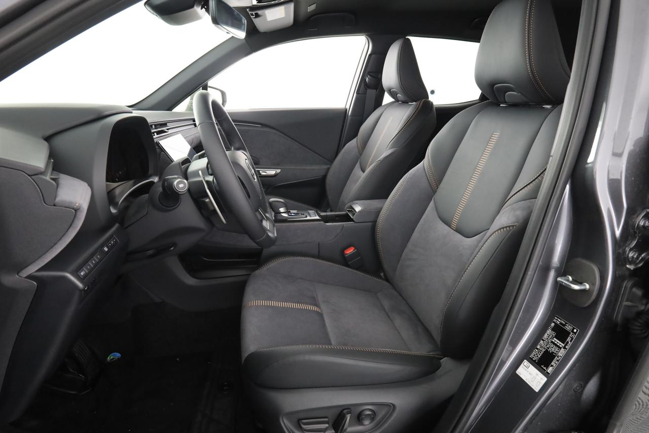 LEXUS LBX Hybrid Cool