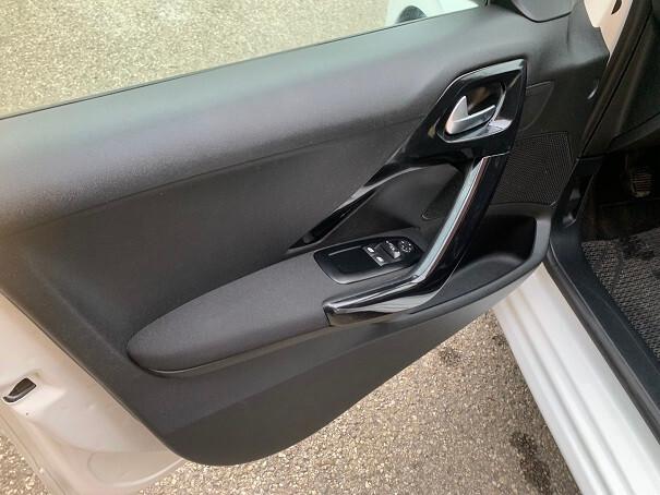 Peugeot 208 1.4 HDi 68 CV 5 porte Active