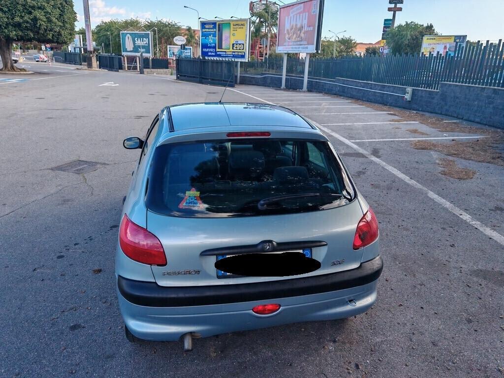 Peugeot 206 benzina come nuova 110.000 Km