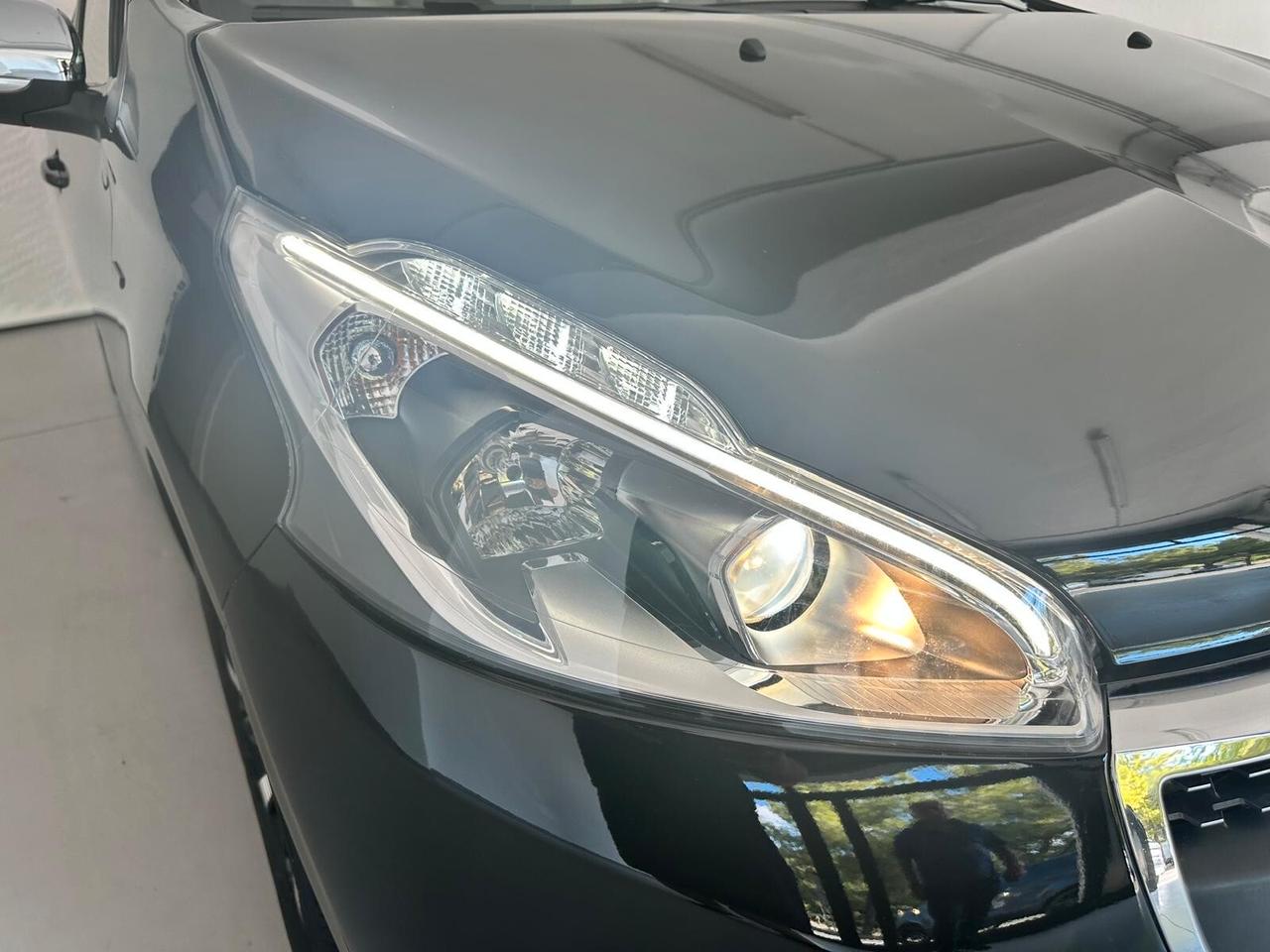 Peugeot 208 BlueHDi 100 S&S 5 porte Signature