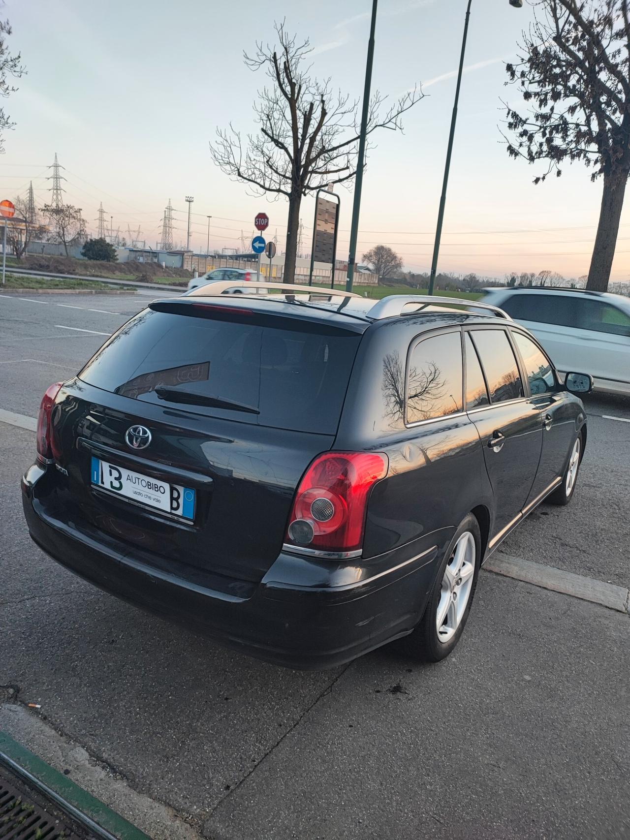 Toyota Avensis 2.0 D-4D 16V Station Wagon