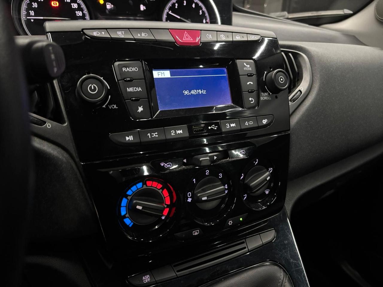 Lancia Ypsilon 1.0 FireFly 5 porte S&S Hybrid Ecochic Gold 69CV