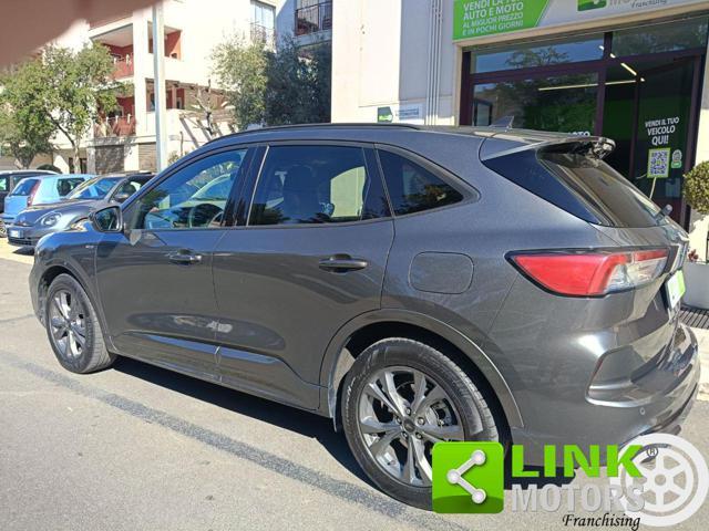 FORD Kuga 2.5 Full Hybrid 190 CVT 2WD ST-Line Design