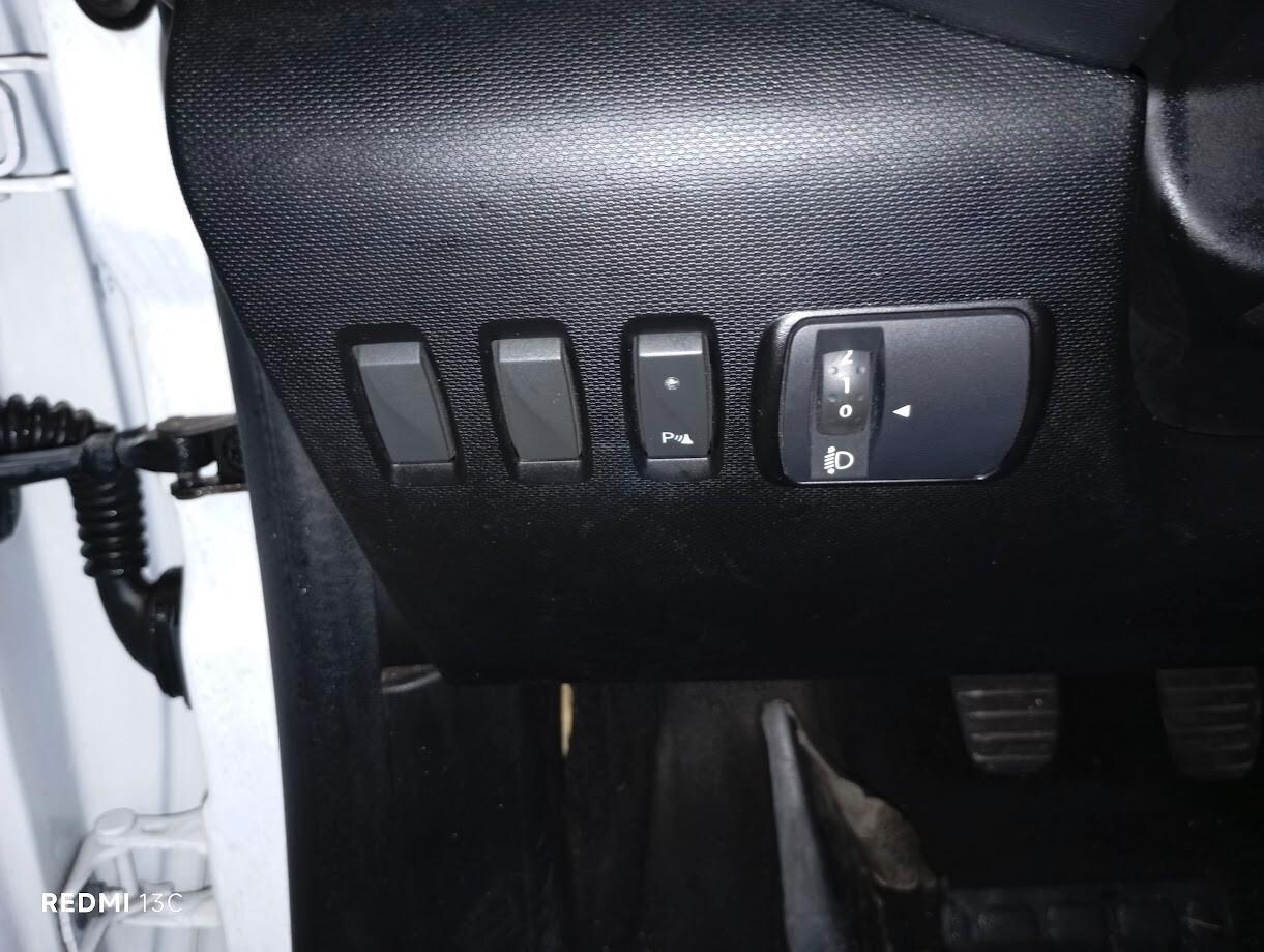 Renault Twingo del 2016 1000 BENZINA NEOPATENTATI