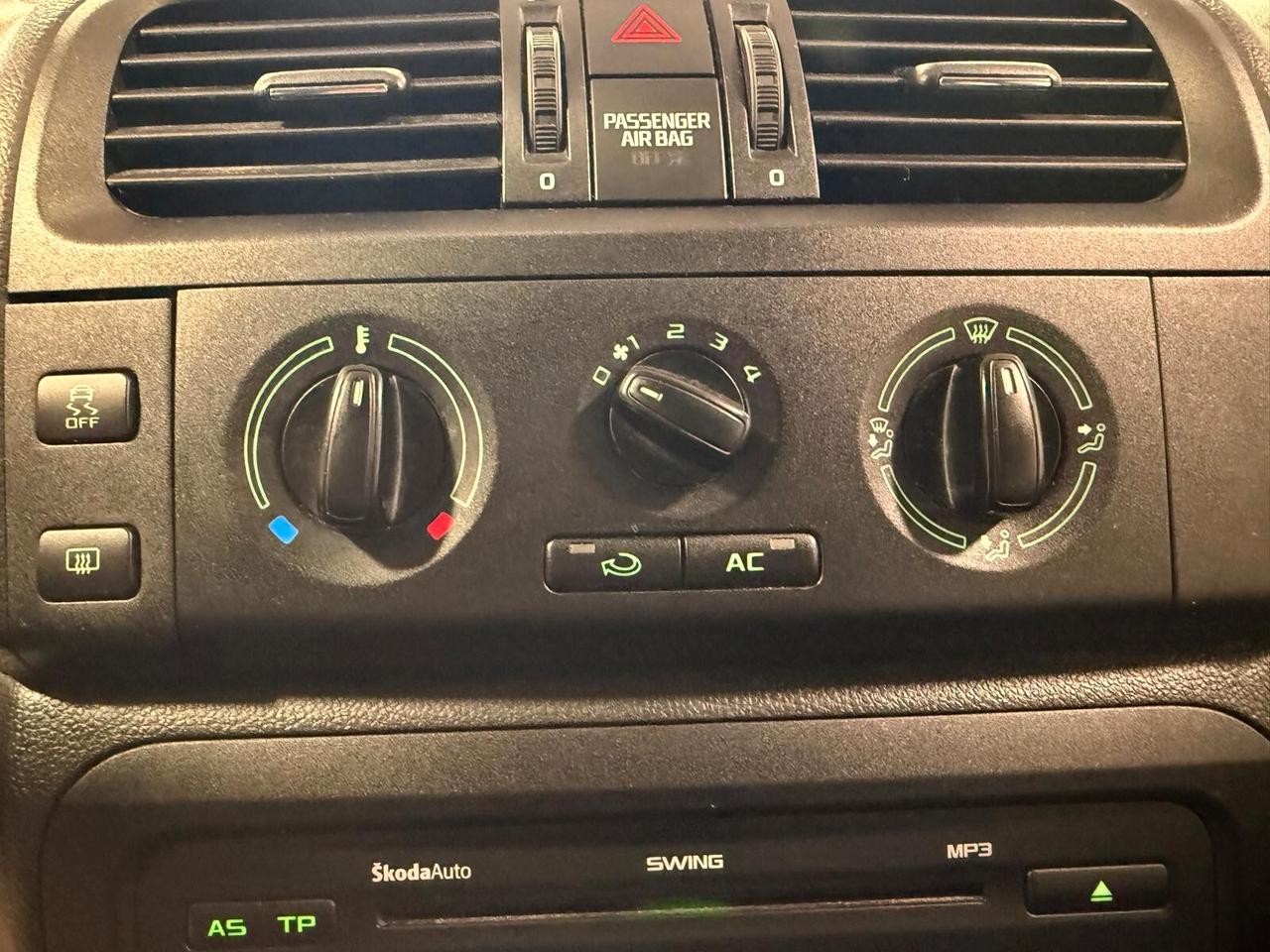 Skoda Fabia 1.6 TDI CR 75CV 5p. Style 2011 TAGLIANDI CASA MADRE-DISTRIBUZIONE FATTA 162.000KM