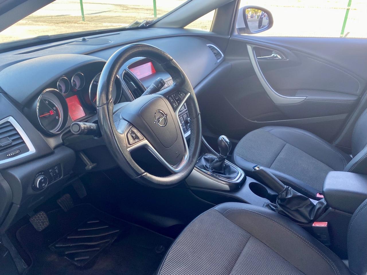 Opel Astra 1.7 CDTI 110CV - 2013
