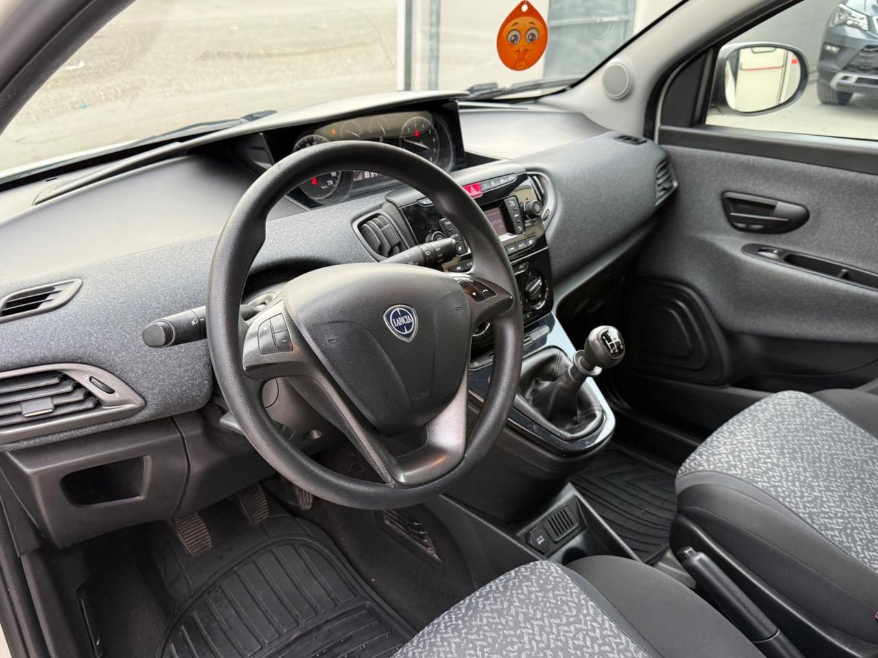 Lancia Ypsilon 1.2 69 CV 5 porte GPL Ecochic Monogram