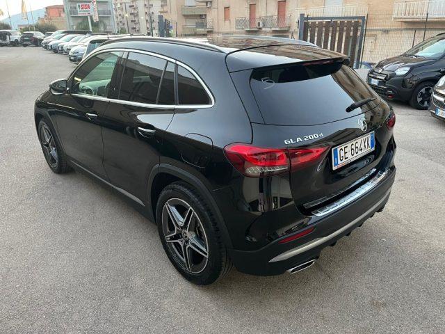 MERCEDES-BENZ GLA 200 d Automatic Premium