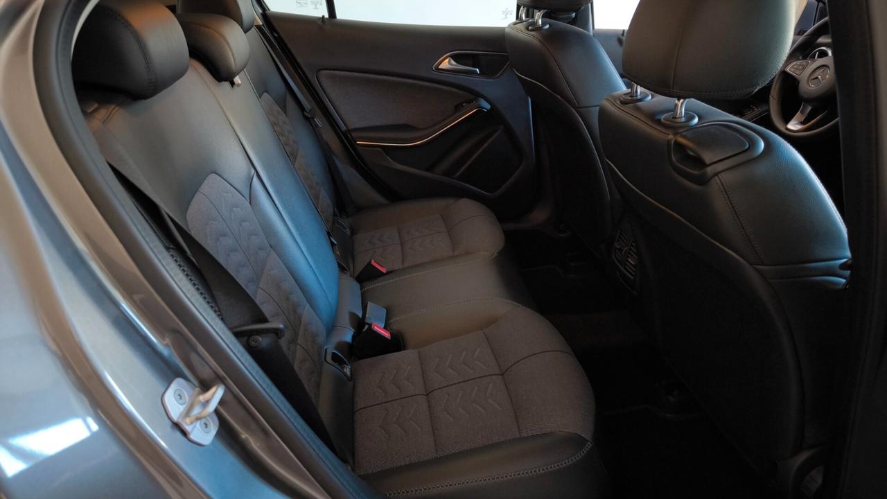 Mercedes-benz GLA 180 d Business