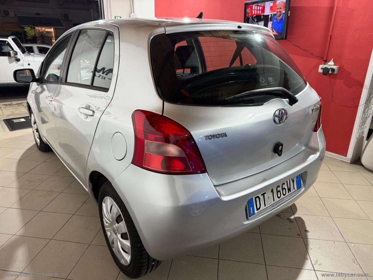 TOYOTA Yaris 1.0 5p. Sol