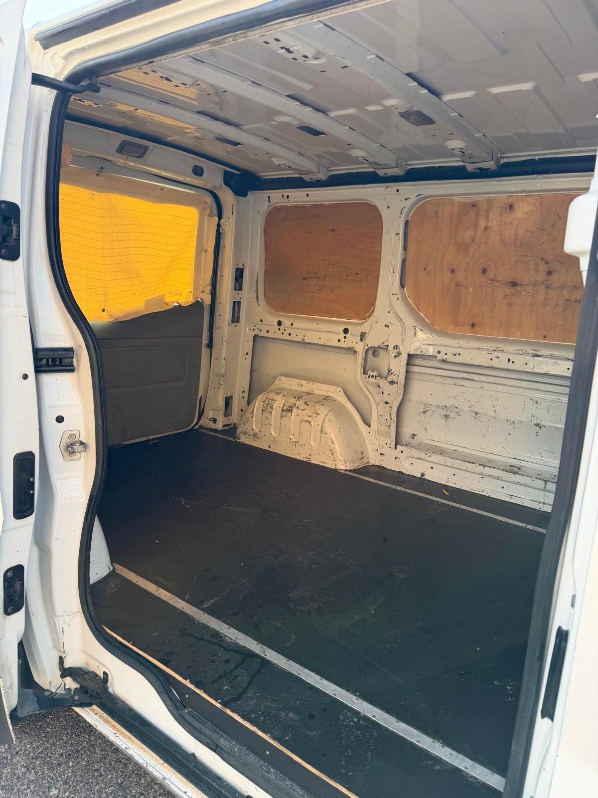 Renault Trafic T27 2.0 dCi/115 - 12 MESI DI GARANZIA -