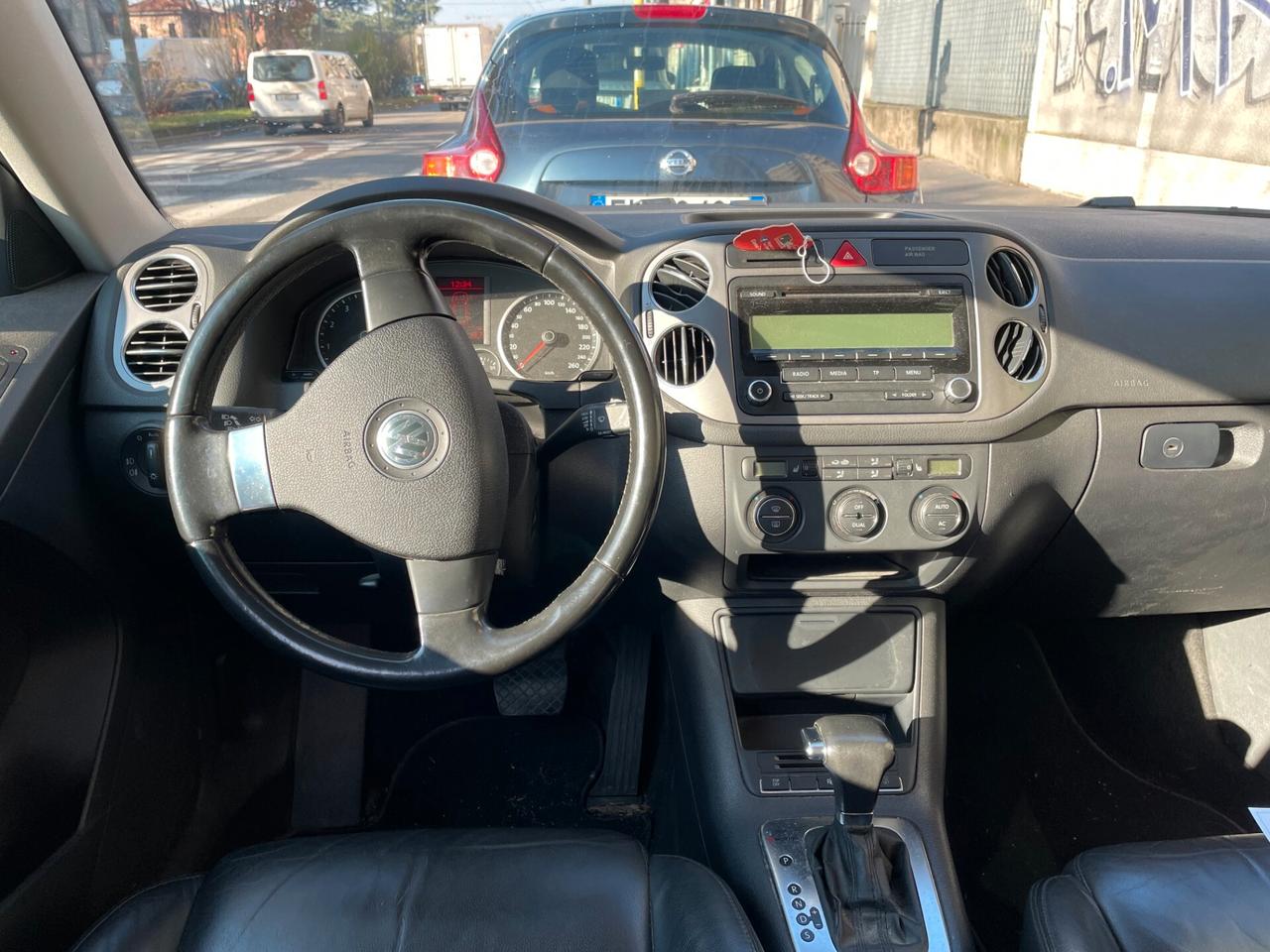 Volkswagen Tiguan 2.0 TSI 4MOTION tiptronic Sport & Style