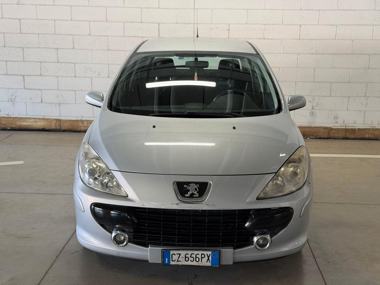 Peugeot 207 1.6 109CV 5p. XSI