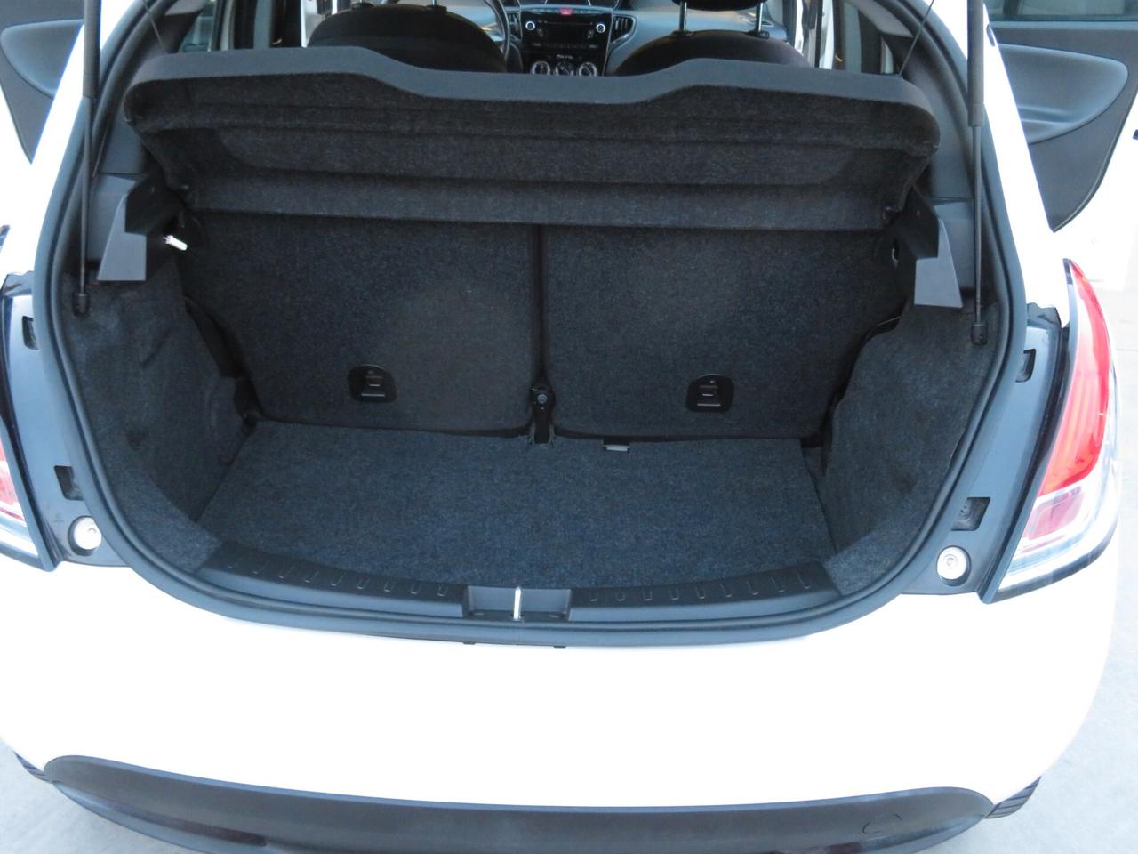 Lancia Ypsilon 1.2 69 CV 5 porte S&S Gold