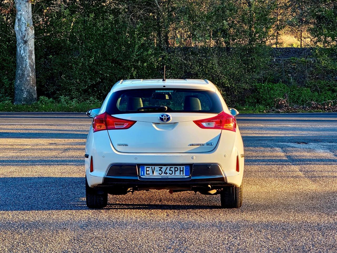 Toyota Auris 1.8 Hybrid Lounge 2014-E5B Automatico