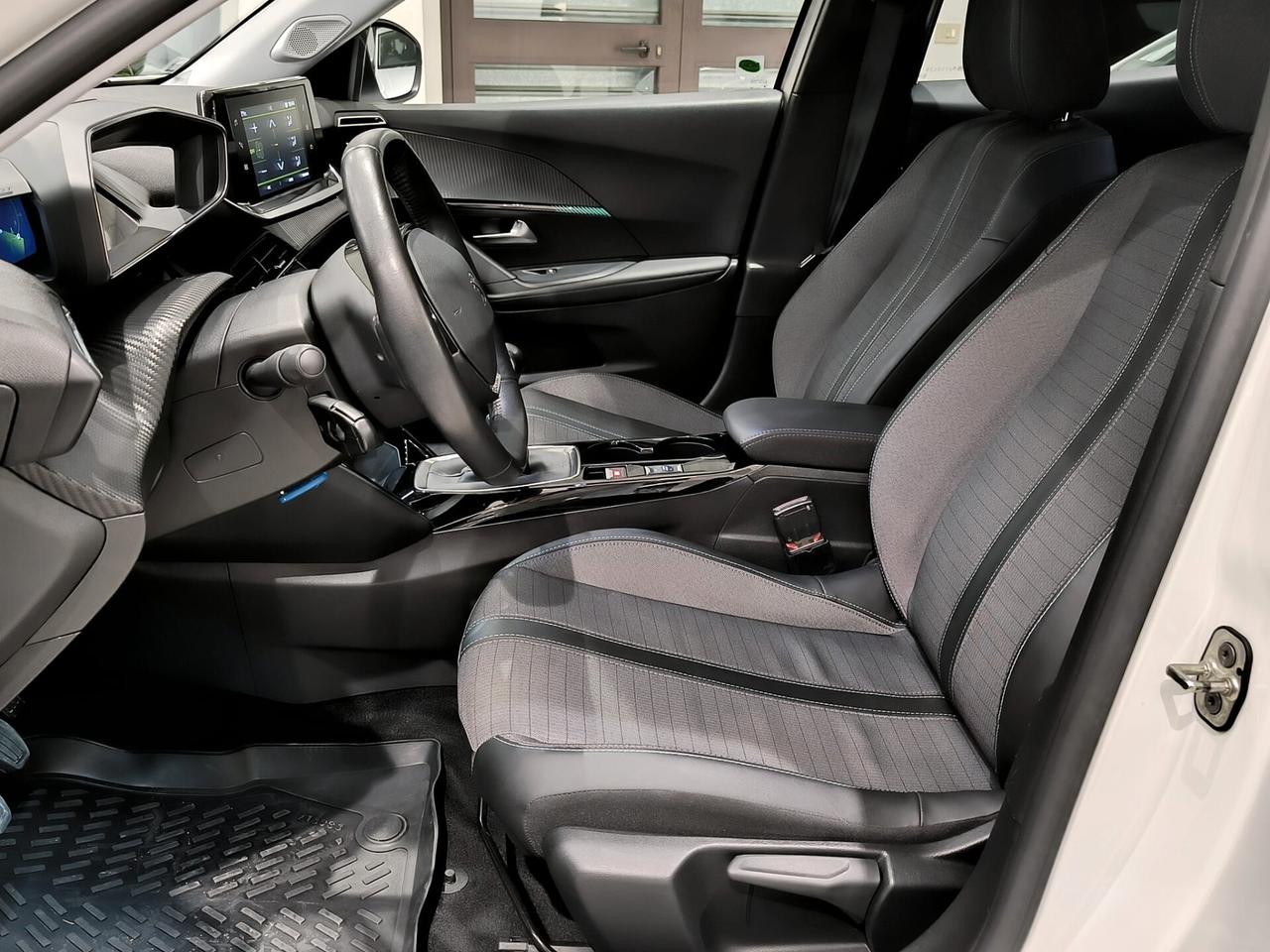 Peugeot 2008 PureTech 130 S&S EAT8 Allure