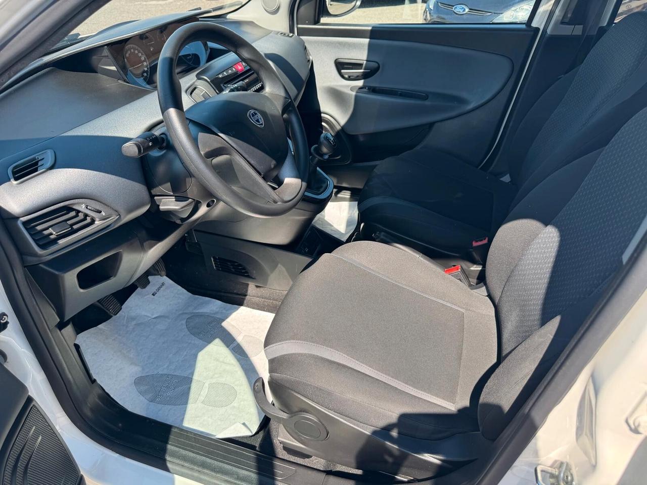 Lancia Ypsilon 1.2 BENZINA 69CV SILVER 2016