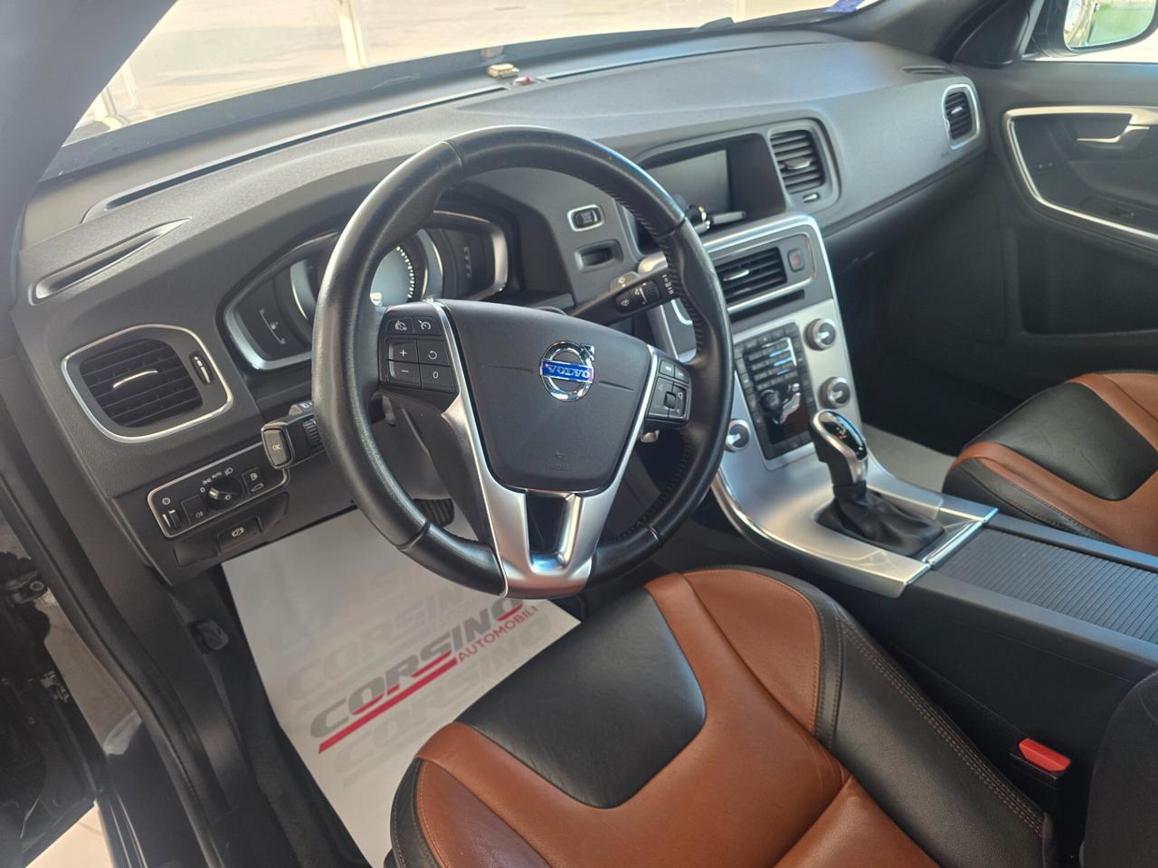 Volvo V60 Cross Country D4 Geartronic Summum