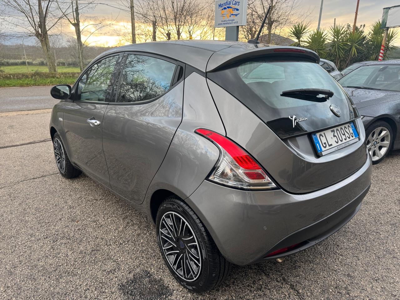 Lancia Ypsilon 1.0 FireFly 5 porte S&S Hybrid Silver Plus