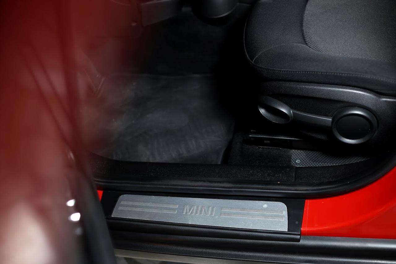 Mini Cooper D Countryman 1.6 Business auto pari al nuovo