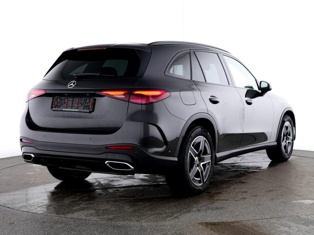 Mercedes-Benz 200 4matic Automatic AMG Line Advanced Plus