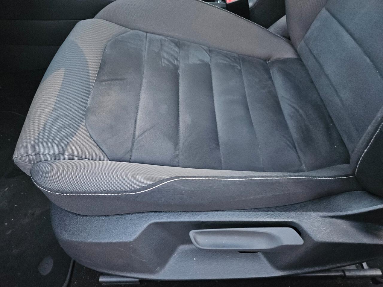 Volkswagen Golf 1.6 TDI 5p. Highline BlueMotion Technology