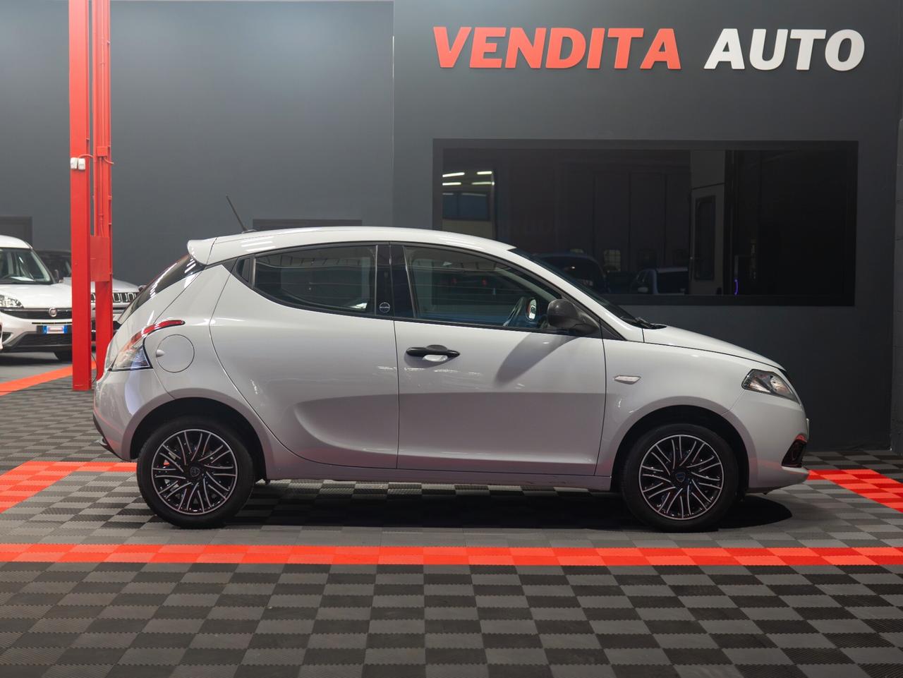 Lancia Ypsilon 1.2 69 cv Benzina e GPL originale