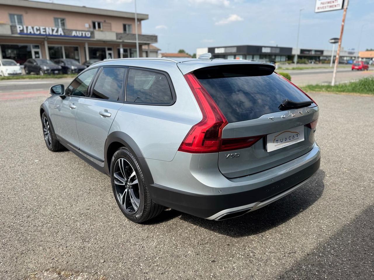 Volvo V40 Cross Country Momentum 2.0 T5 #5705