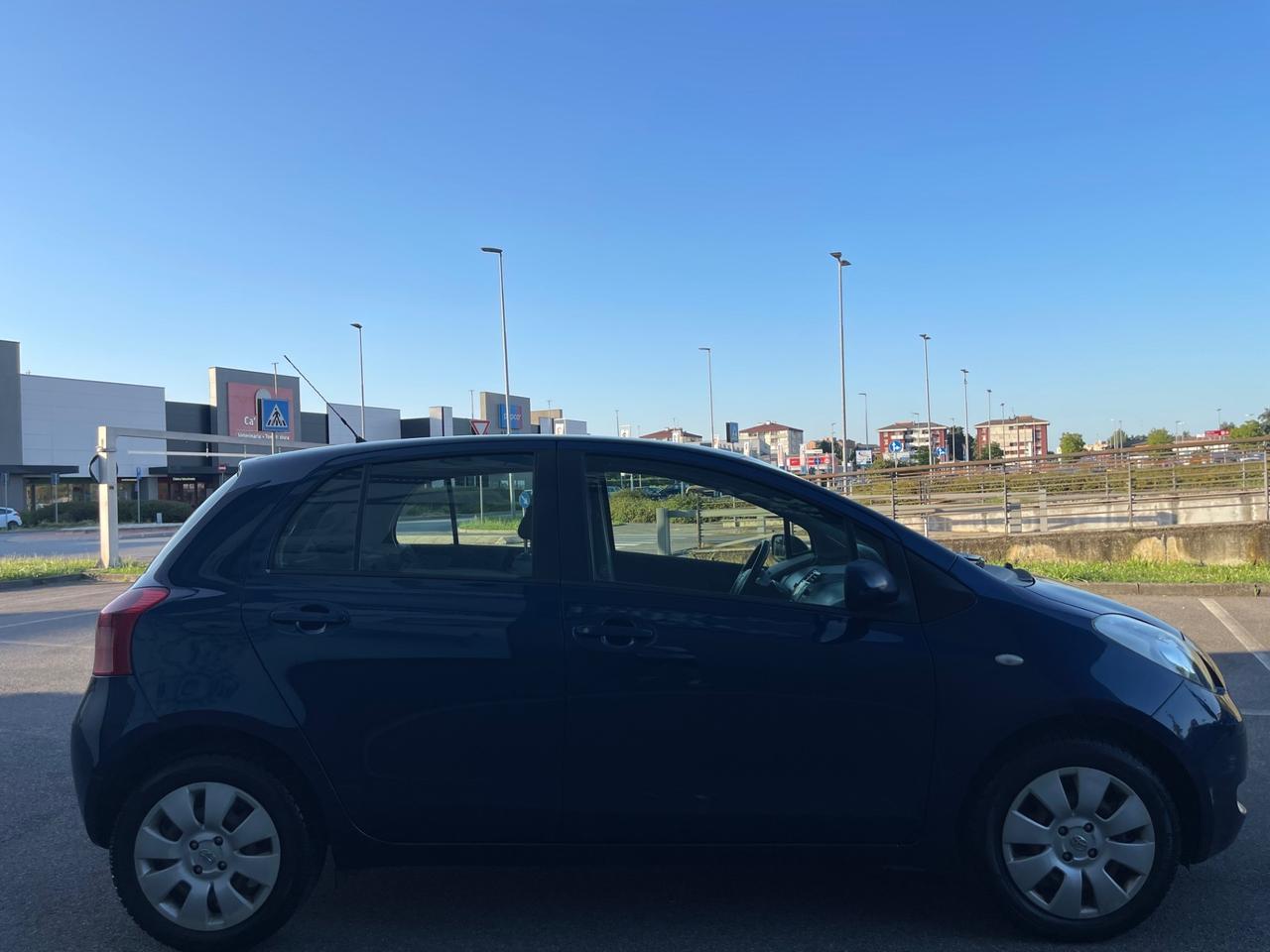 Toyota Yaris 1.0 5 porte Sol