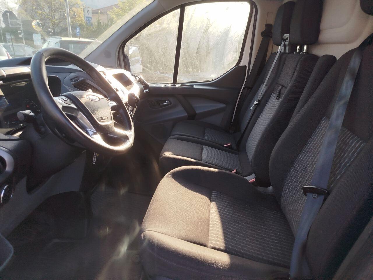 Ford transit custom 2000 tdi 131 cv gancio traino