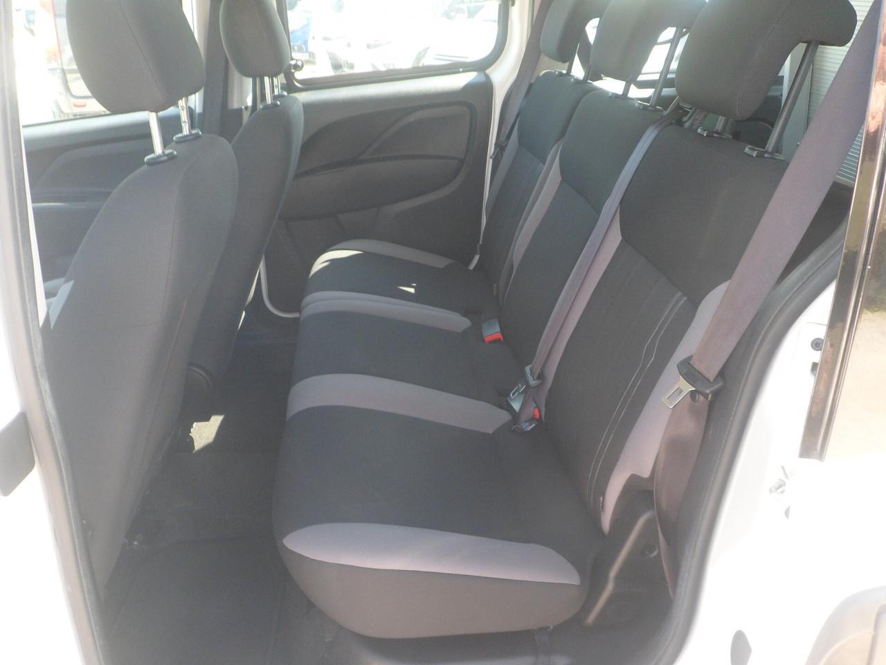 Fiat Doblo 5 posti autocarro