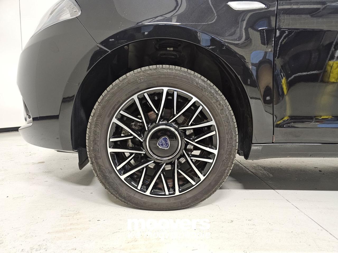 Ypsilon 3ª serie LANCIA Ypsilon 1.0 FireFly 5 porte S&S Hybrid Silver