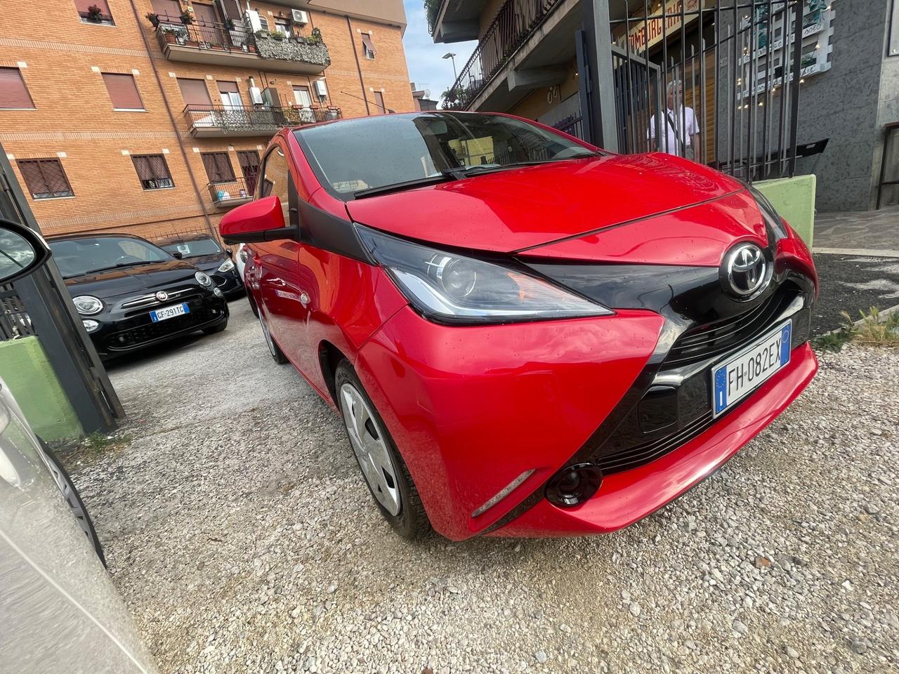 Toyota Aygo 1.0 VVT-i 69 CV 5 porte x-cite TSS