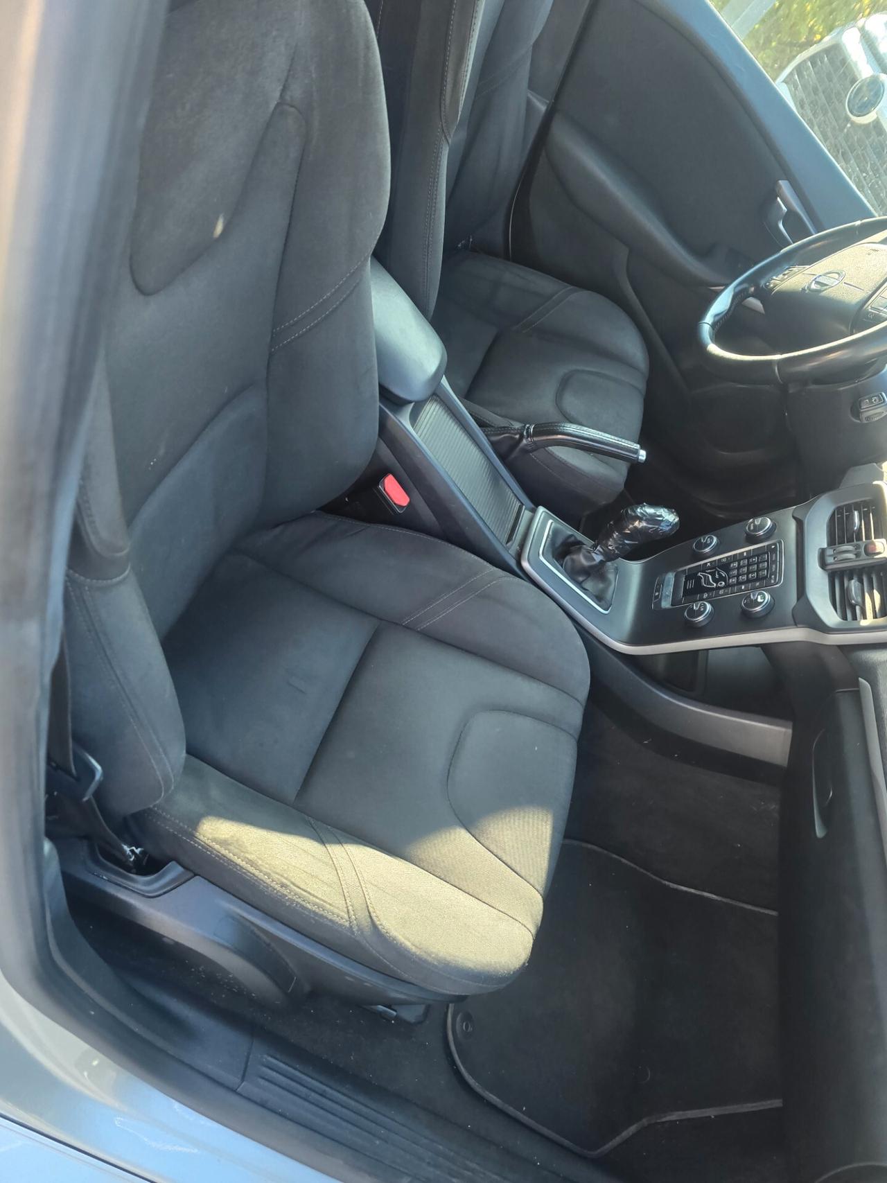 Volvo V40 D2 1.6 R-design Kinetic