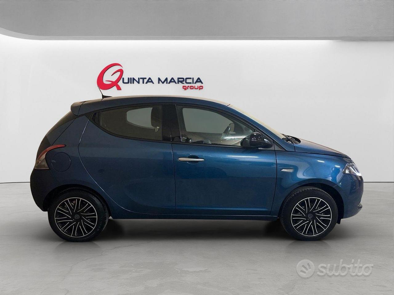 Lancia Ypsilon 1.0 FIREFLY HYBRID - UCONNECT TOUCH