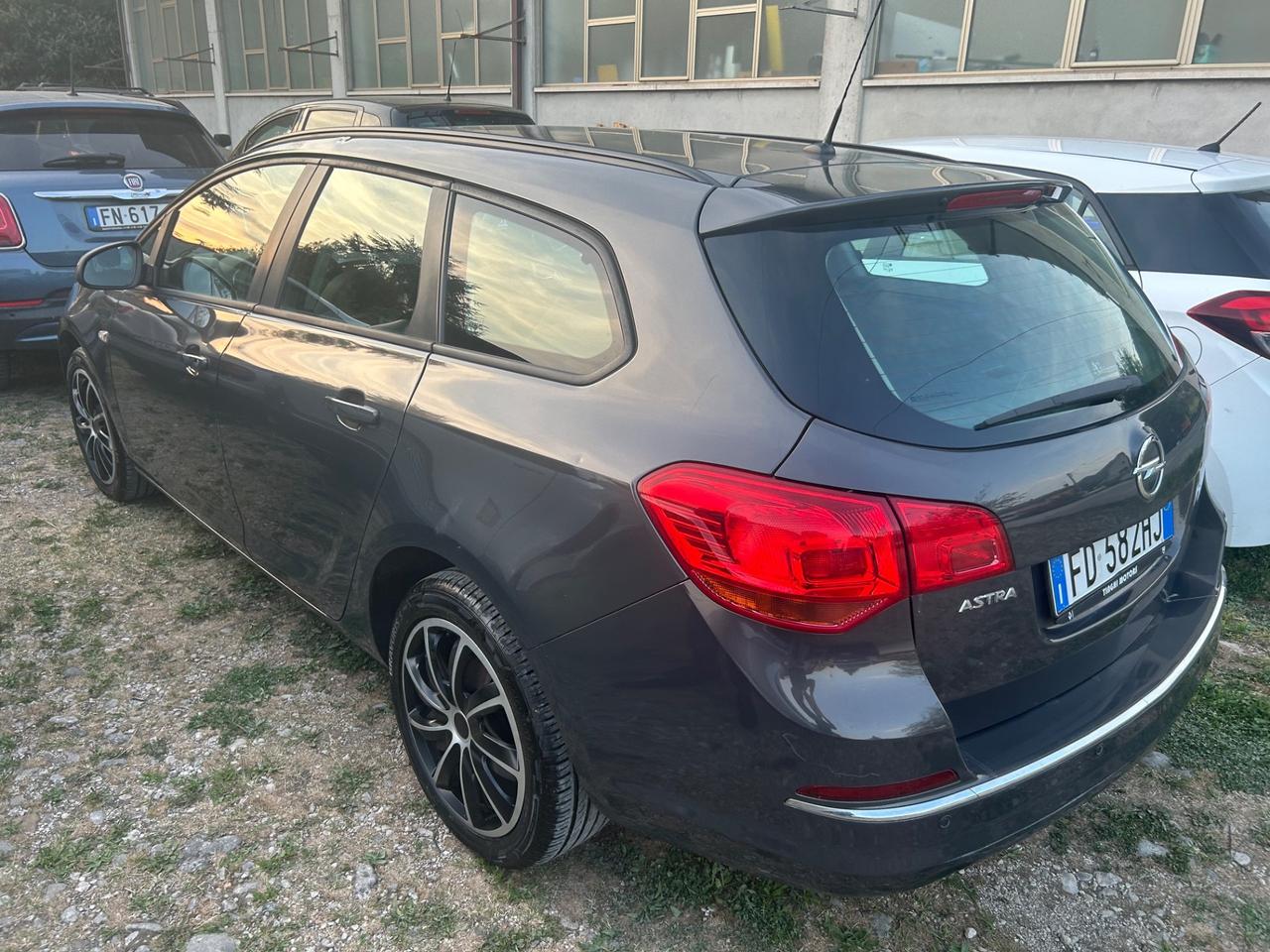 Opel Astra 1.4 Turbo 140CV Sports Tourer GPL Tech Elective