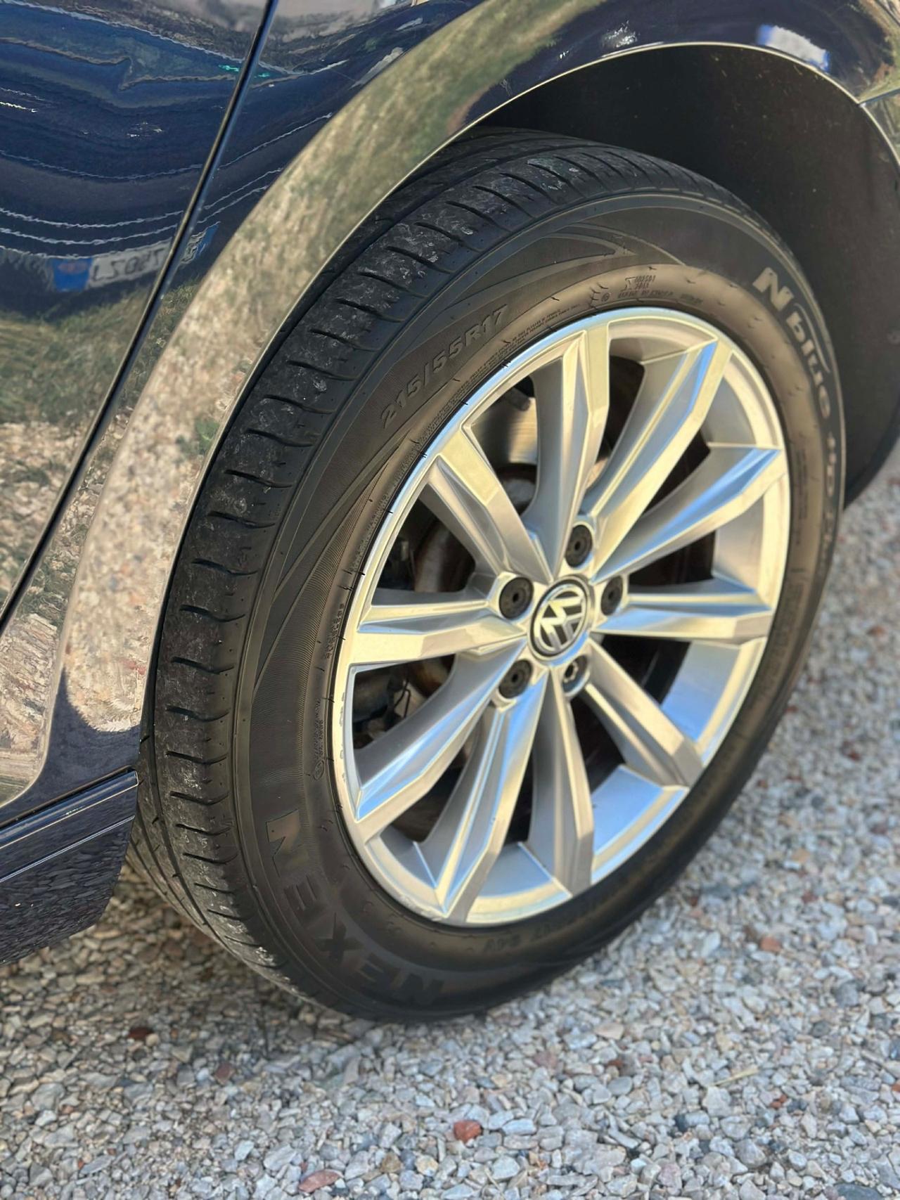 Volkswagen PASSAT VARIANT 1.6 TDI DSG BLUEMOTION.