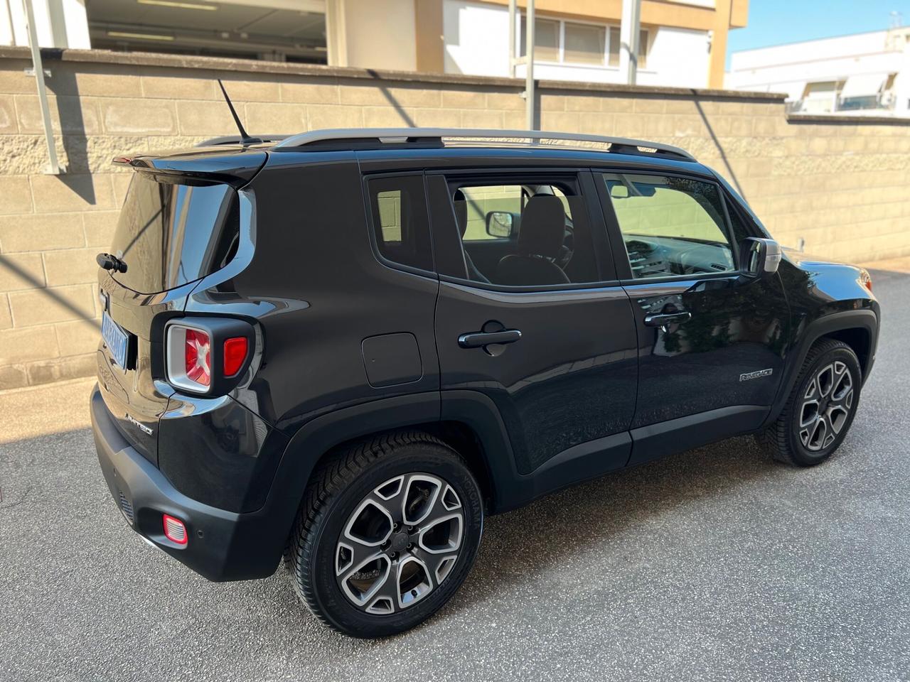 Jeep Renegade 1.6 mjt Limited 120cv XENON/PELLE/NAVI/18; PERFET.