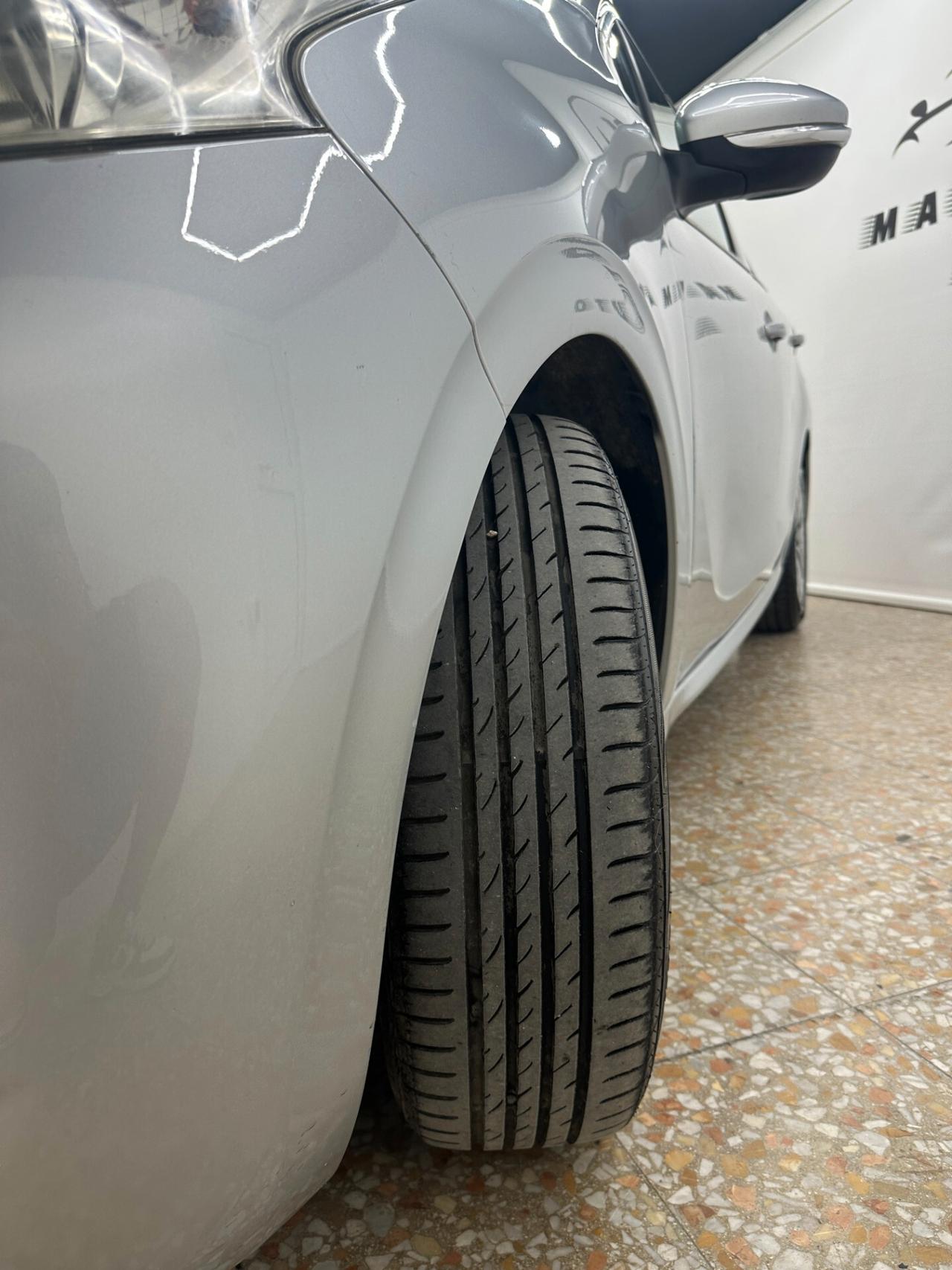 Peugeot 208 1.4 HDi 68 CV 5 porte Active