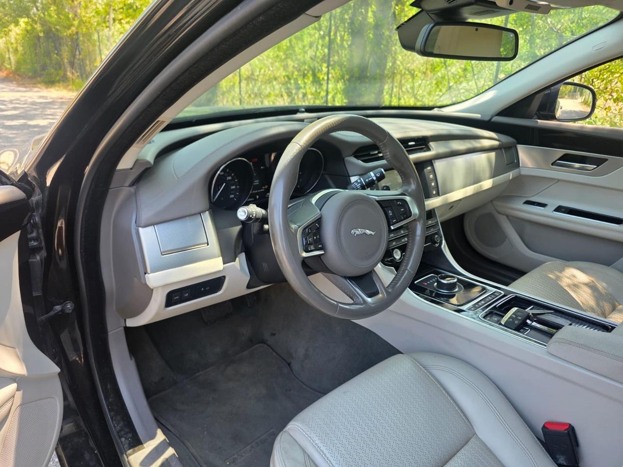 Jaguar XF 2.0 D 240 CV AWD aut. Portfolio