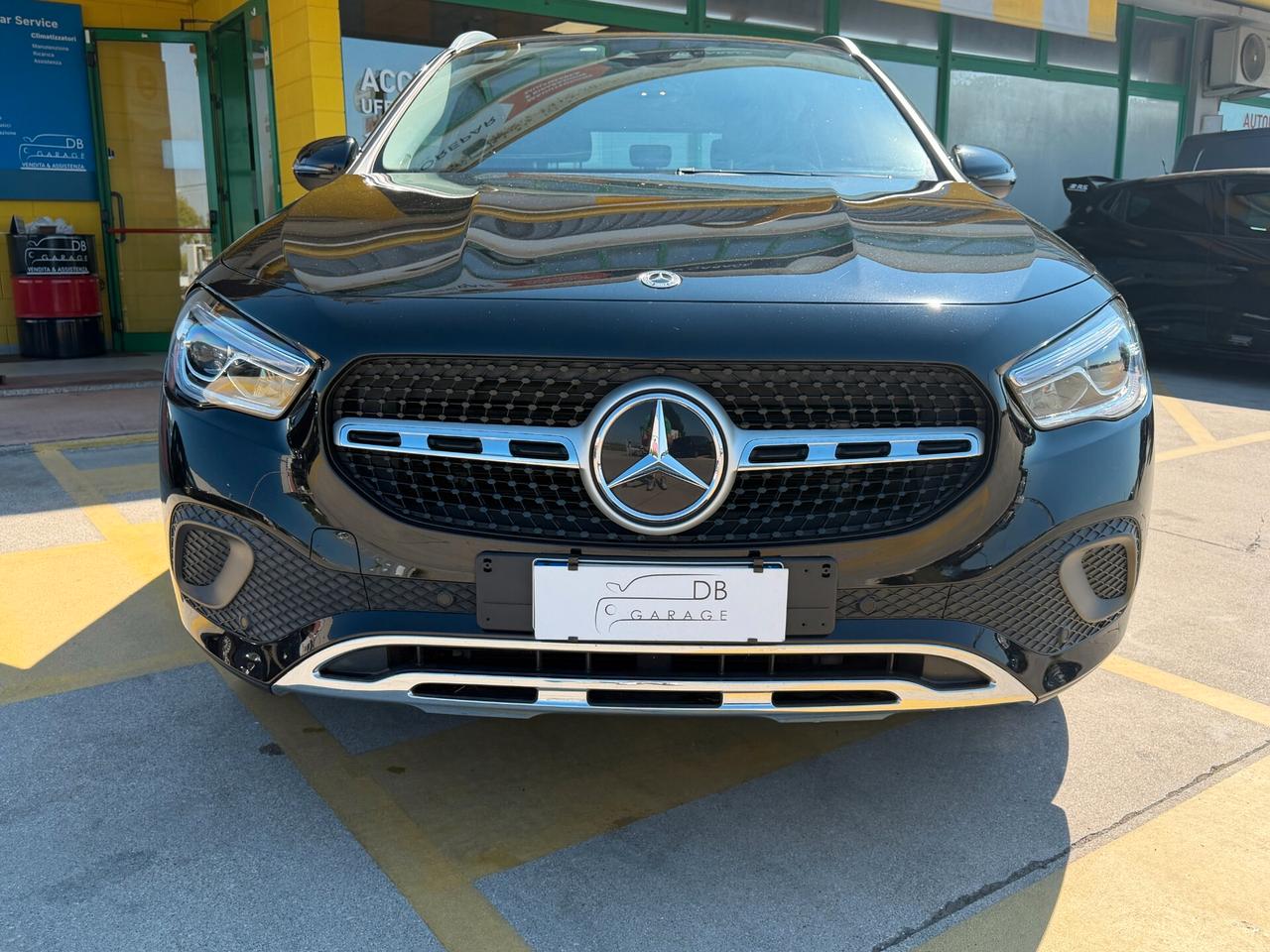 Mercedes-benz GLA 180 200 Automatic Progressive
