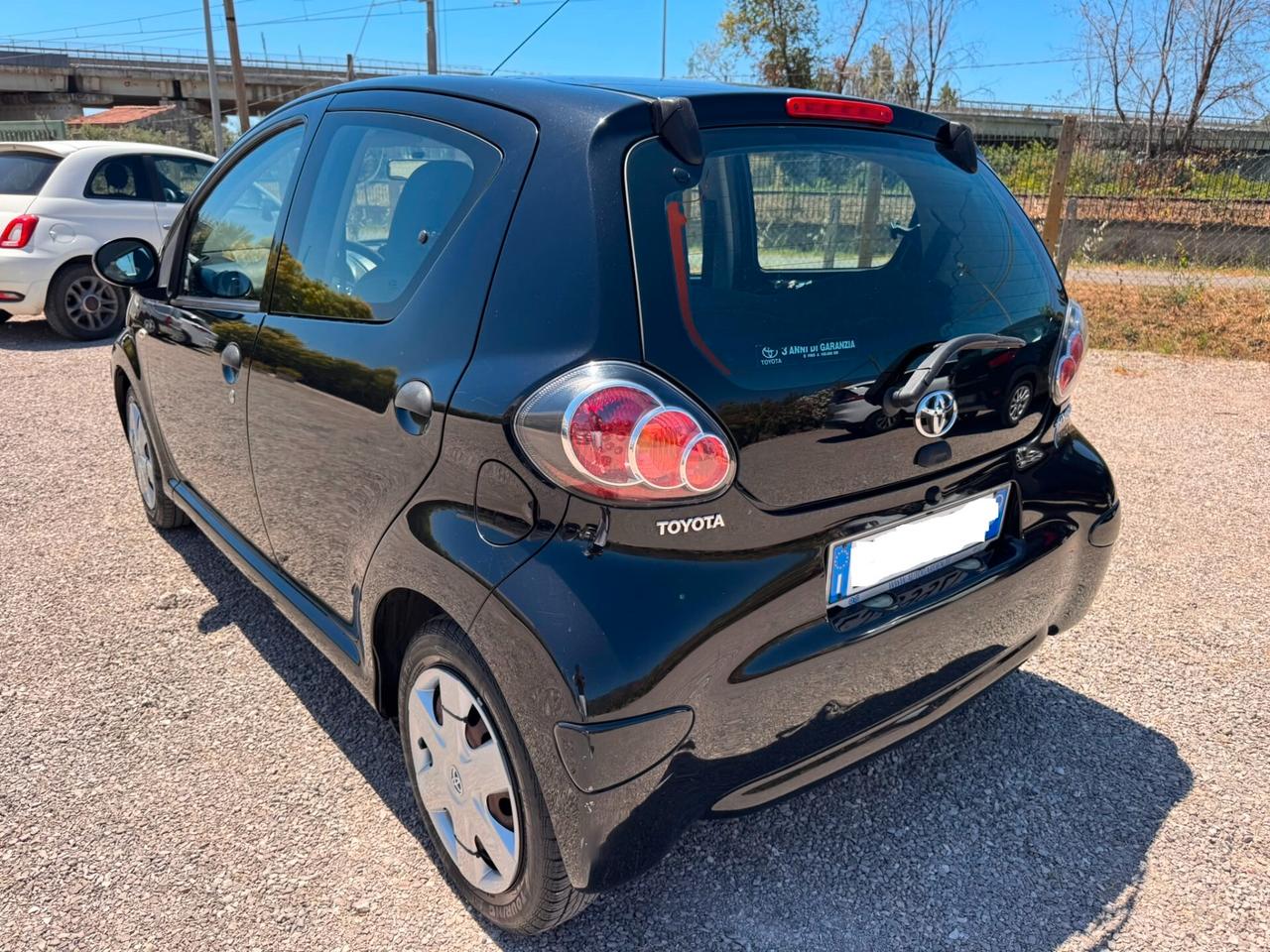 Toyota Aygo 1.0 12V VVT-i 5 porte Deep Ocean Connect