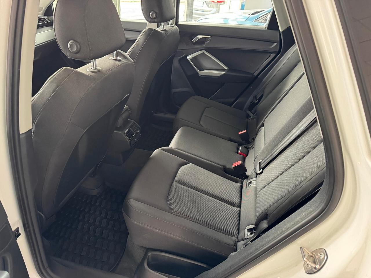 Audi Q3 35 TDI S tronic Business Advanced