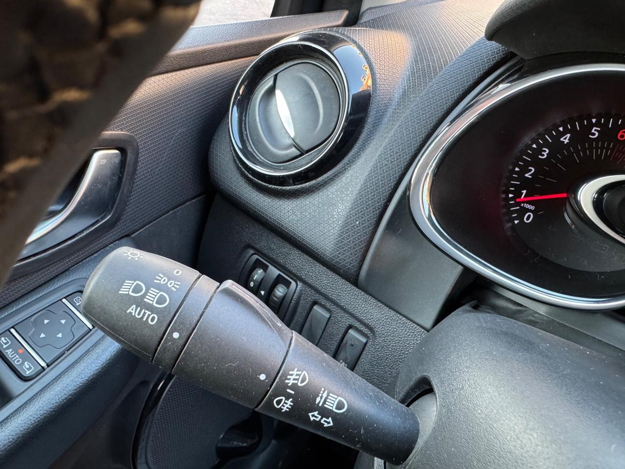 Renault Clio TCe 12V90 CV 5 porte Moschino