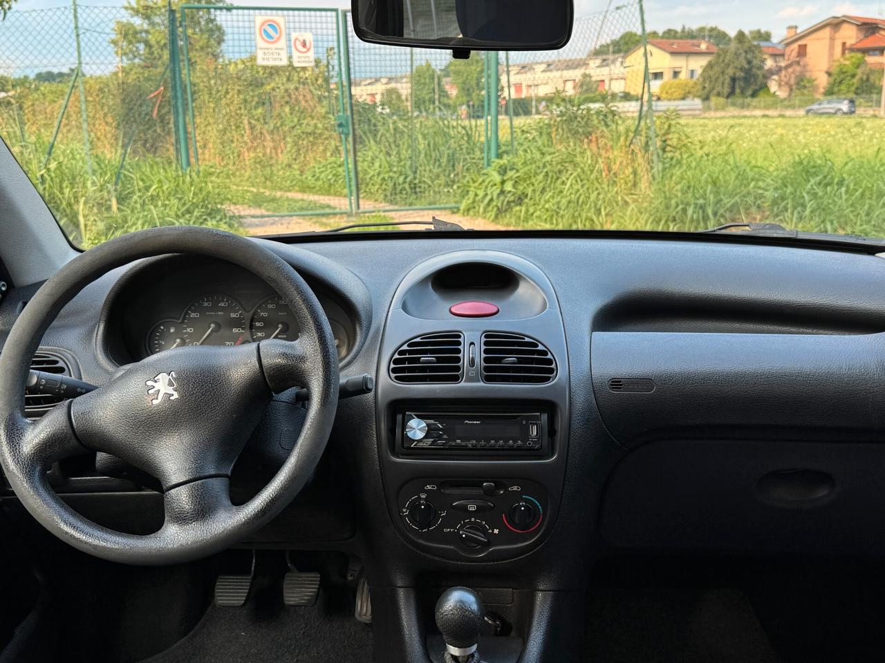 Peugeot 206 1.1 5p. XT