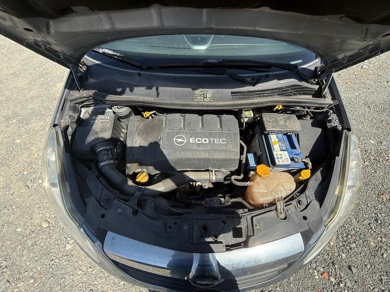 Opel Corsa 1.3 Diesel 75CV-5 porte-Neopatentati