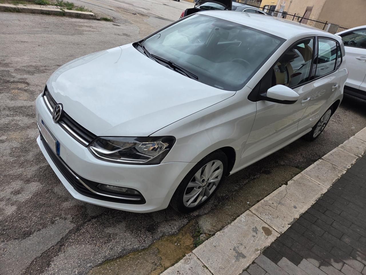 VW POLO ANNO 2014 RESTYLING KM 110000 CERTIFICATI