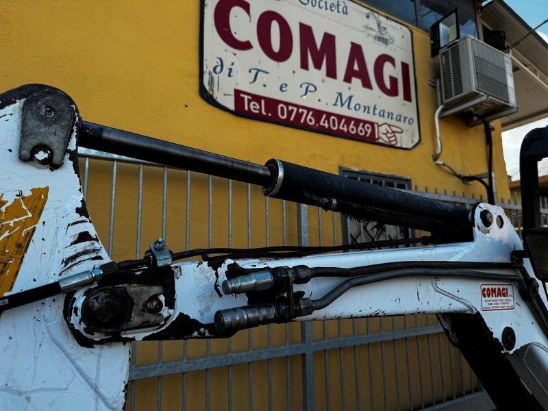 MINIESCAVATORE BOBCAT 320