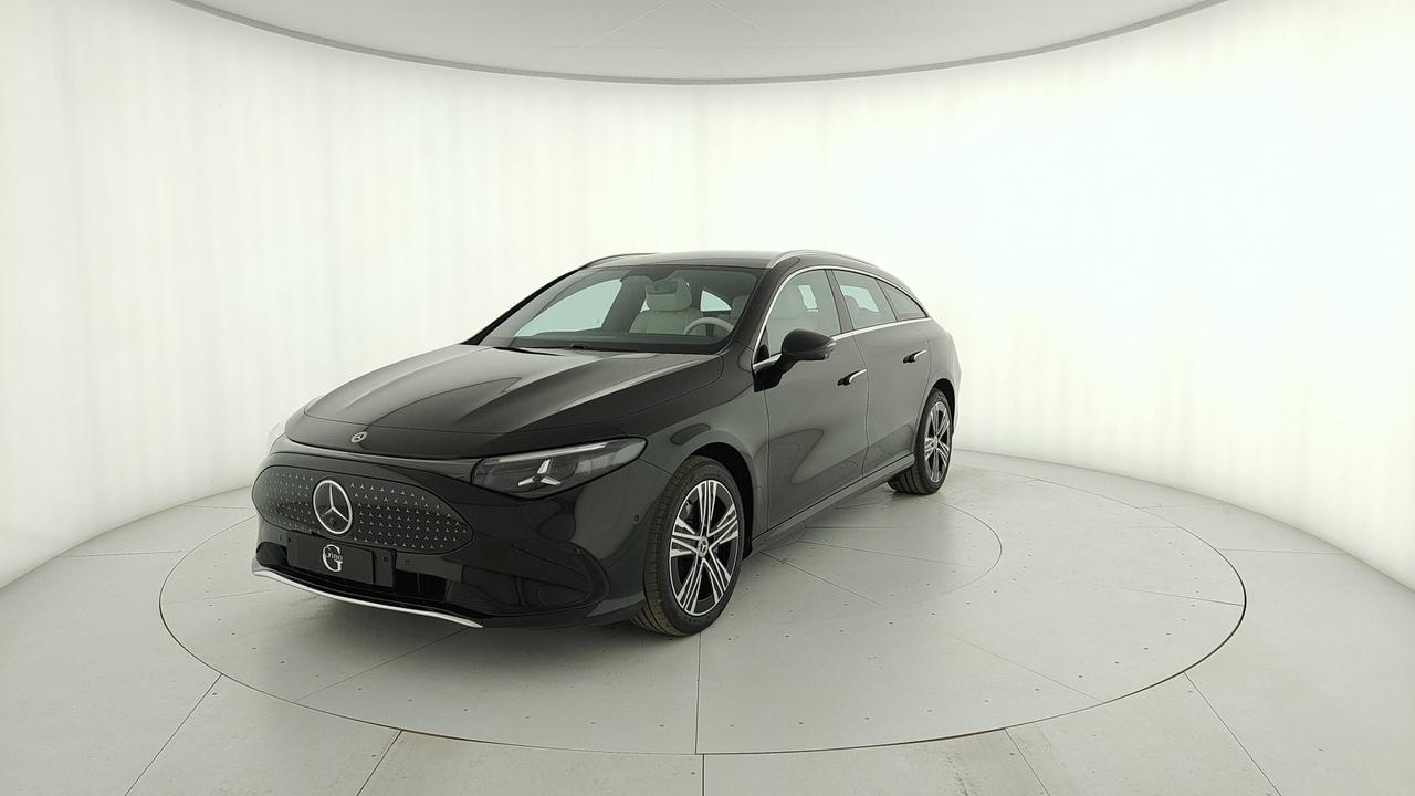 Mercedes-Benz CLA 250+ con tecnologia EQ