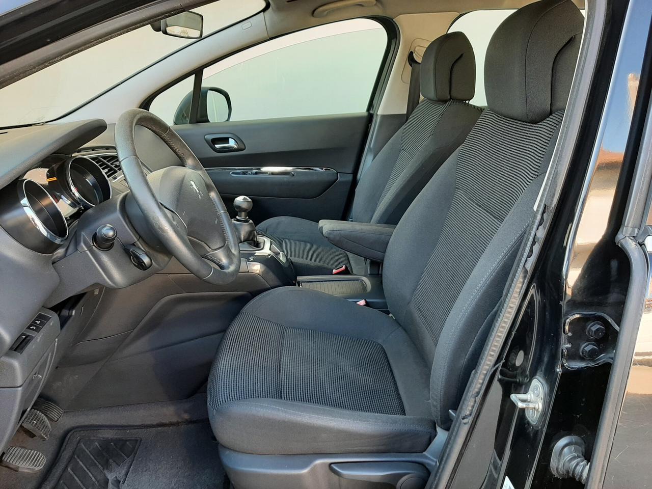 Peugeot 5008 1.6 HDi 112CV Active